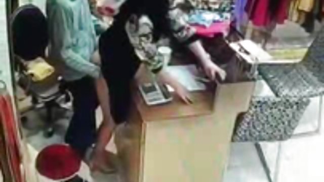 在裸体的公开业主大暨脸雀